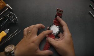 cách thay pin đồng hồ đeo tay
