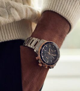 đồng hồ bulova của nước nào?